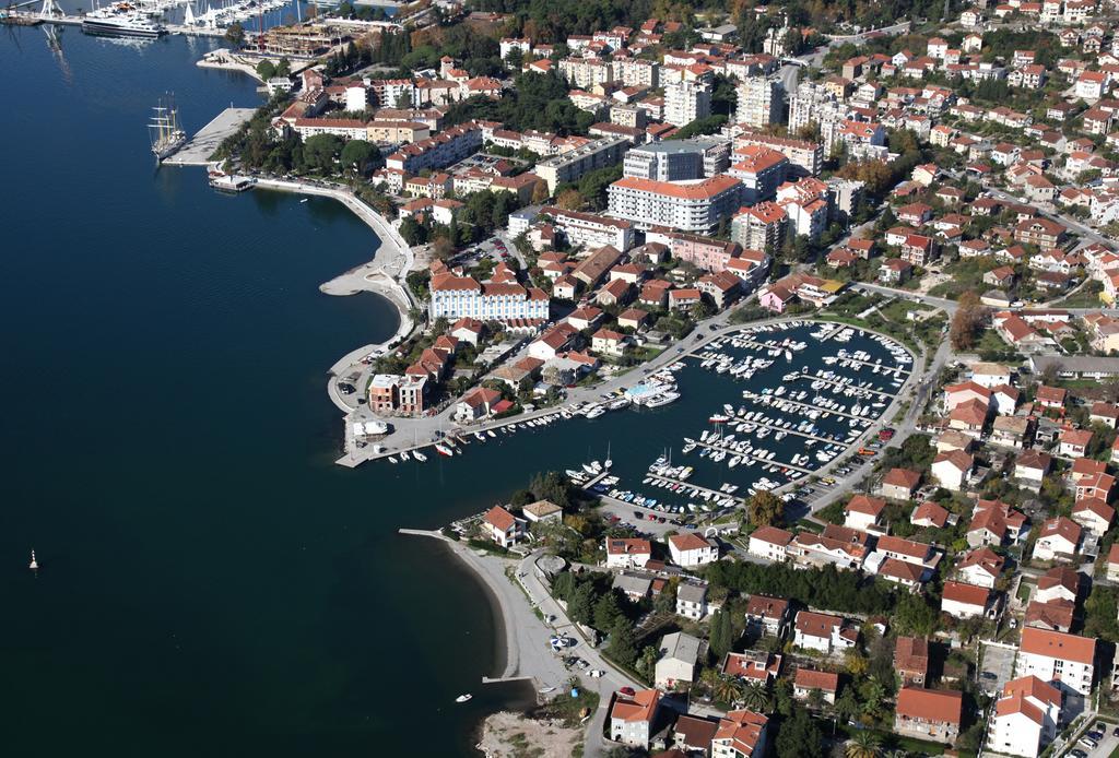 Guesthouse Lanca Tivat Buitenkant foto